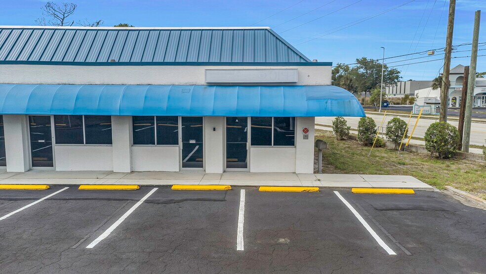 More Photos Of 655 N Indiana Ave, Englewood Medical For Sale