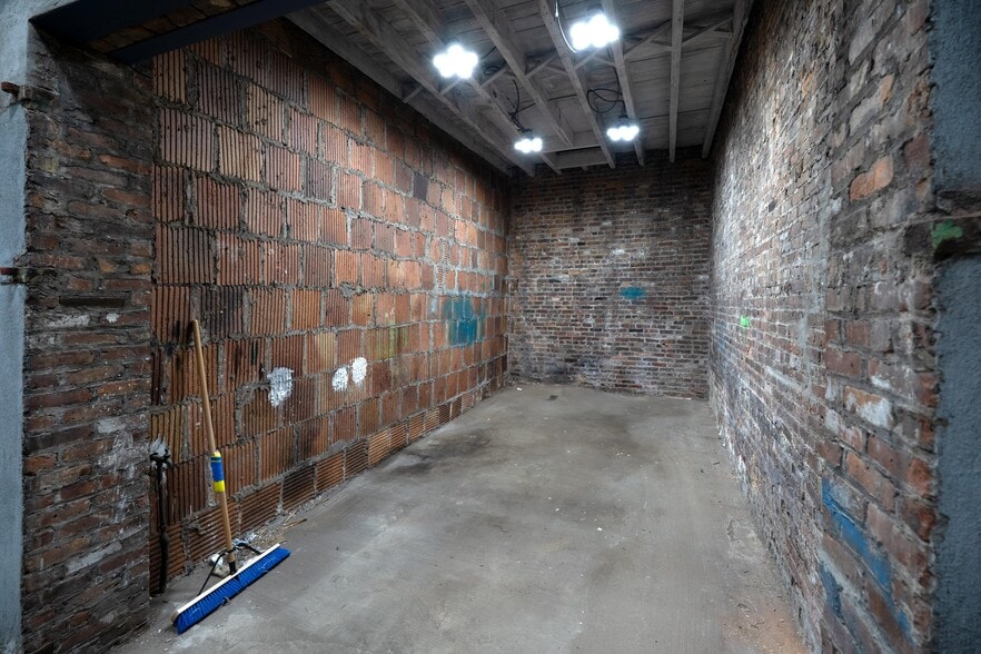 More Photos Of 2532 Atlantic Ave, Brooklyn Warehouse For Lease