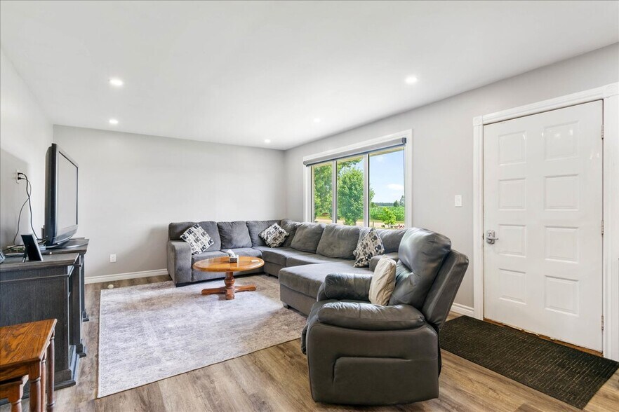 More Photos Of 383731 Salford Rd, Salford Freestanding For Sale