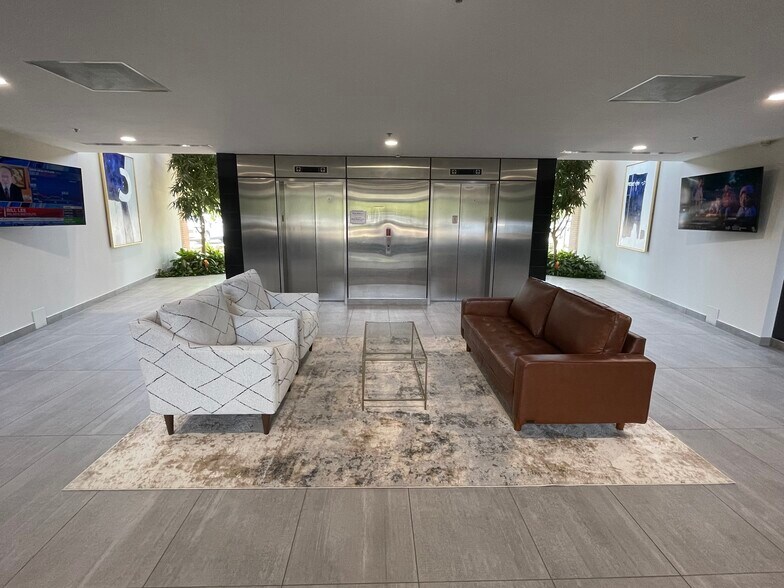 More Photos Of 2601 Cambridge Ct, Auburn Hills Office For Lease