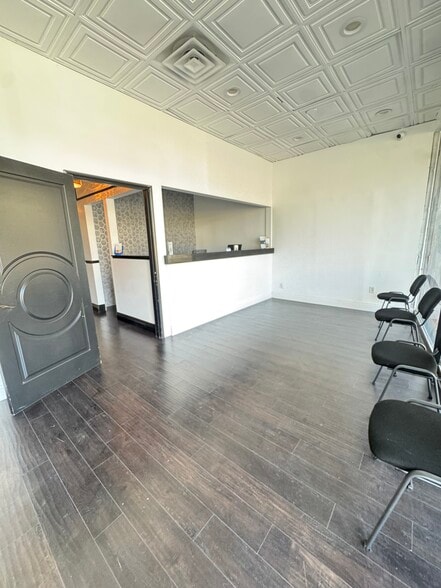 More Photos Of 14368-14370 Whittier Blvd, Whittier Storefront For Lease