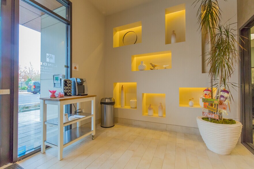 More Photos Of 1250 E Burnside St, Portland Apartments For Lease