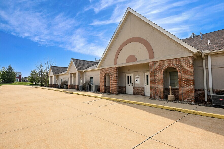 More Photos Of 4067-4083 N Jefferson St, Medina Medical For Lease