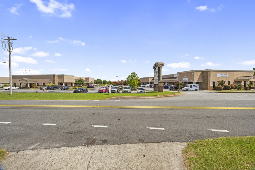 More Photos Of 225 Smithville Church Rd, Warner Robins Storefront For Sale
