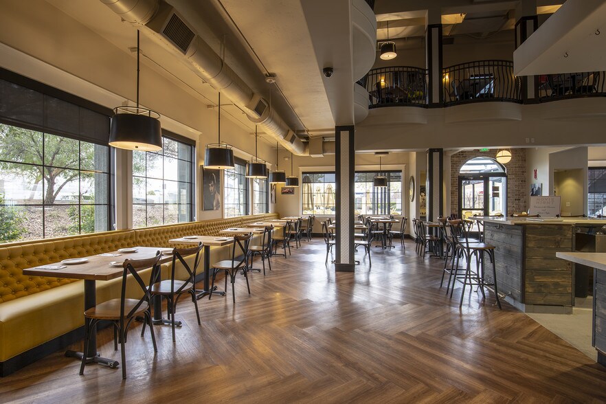 More Photos Of 390 N Sunrise Ave, Roseville Restaurant For Sale