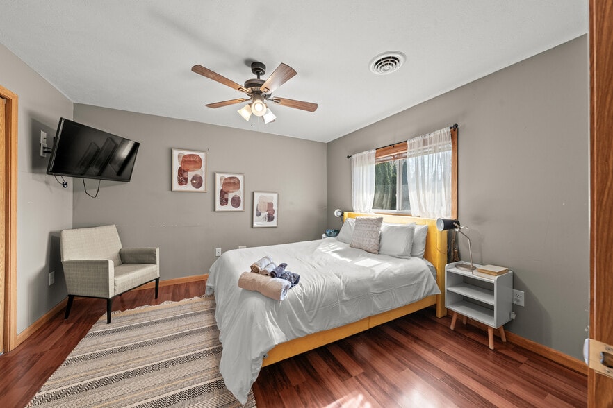 More Photos Of 327 S Miller Rd, Fairlawn Assisted Living For Sale
