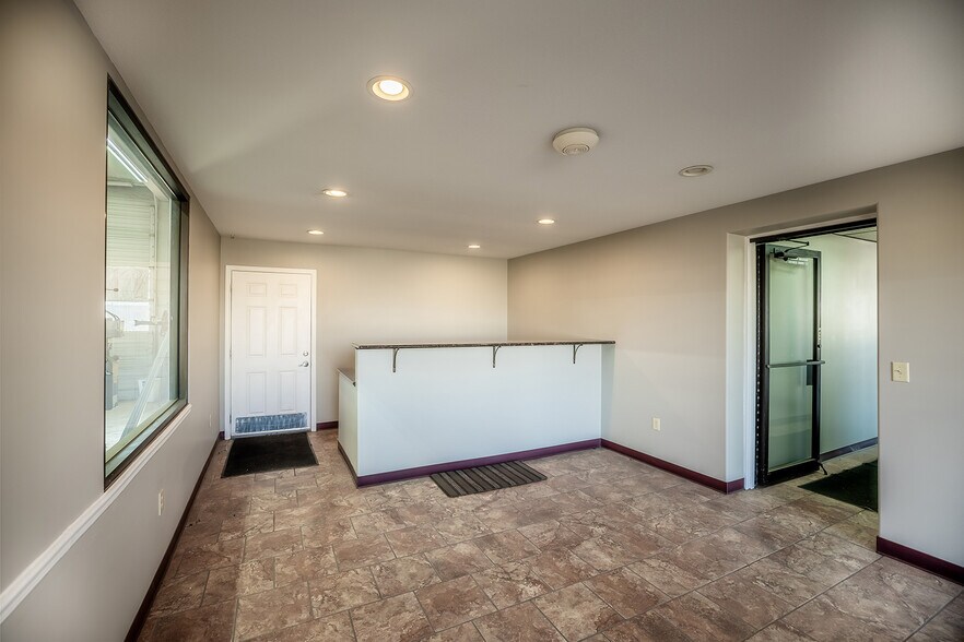 More Photos Of 11209 W Kellogg, Wichita Auto Dealership For Sale