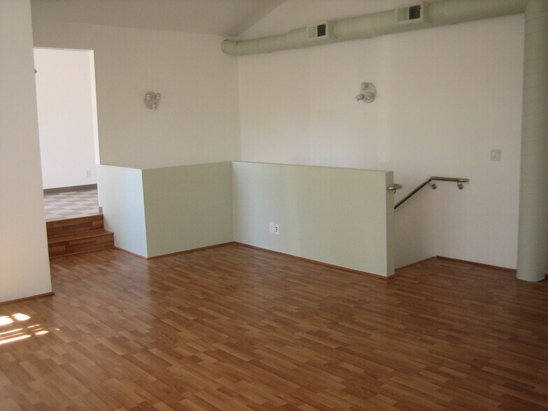More Photos Of 6555-6557 Shattuck Ave, Oakland Office Residential For Lease
