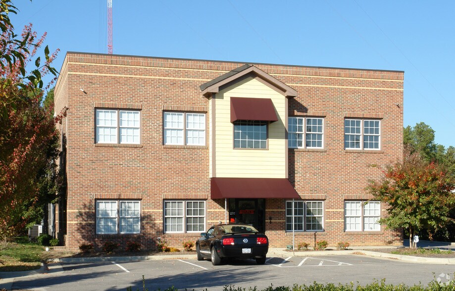 More Photos Of 809 B Center St, Apex Light Manufacturing For Sale