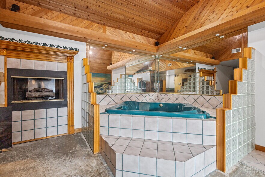 More Photos Of 2507 E 1100 N, Demotte Apartments For Sale