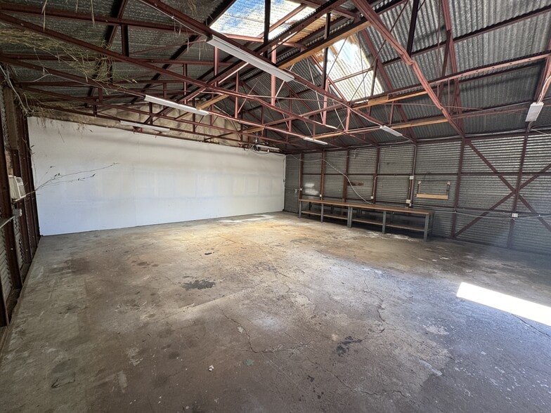 More Photos Of 111 Alvarado, Ojai Warehouse For Lease