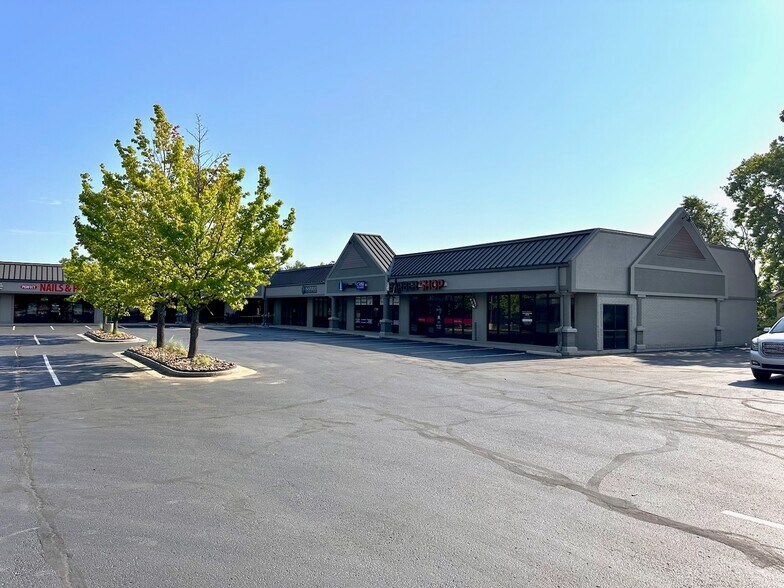 More Photos Of 1003 SE 14th St, Bentonville Unknown For Lease