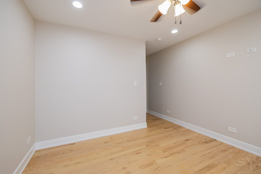 More Photos Of 6126 Eberhart ave, Chicago Apartments For Sale