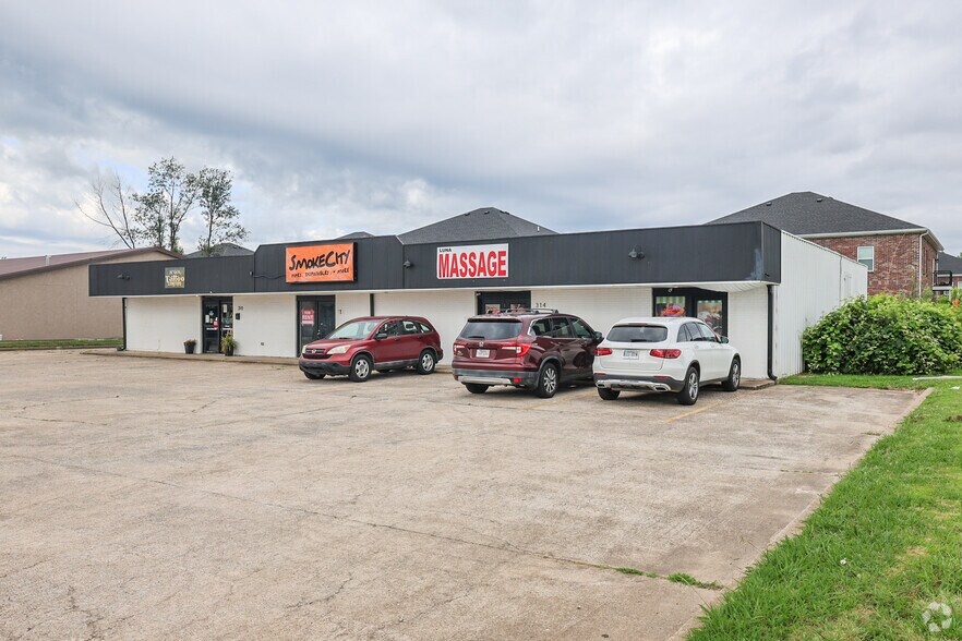 More Photos Of 310 N 13th St, Rogers Storefront Retail Office For Sale