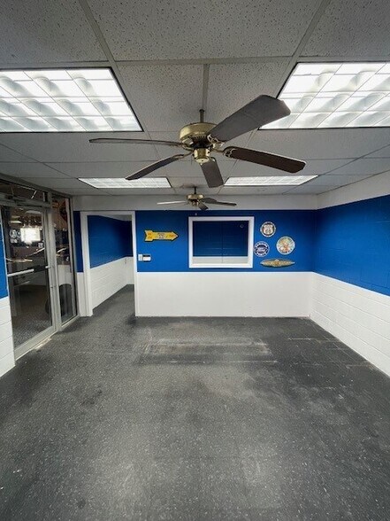 More Photos Of 2355 Burns Ave, Tucker Warehouse For Sale