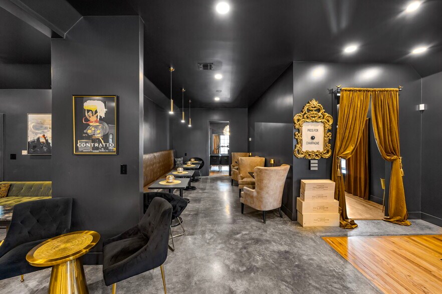 More Photos Of 425 E Main St, Fredericksburg Restaurant For Sale