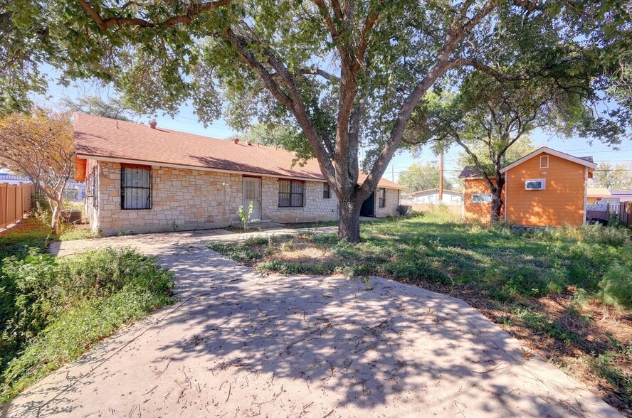 More Photos Of 3610-3626 West Ave, San Antonio Office For Sale