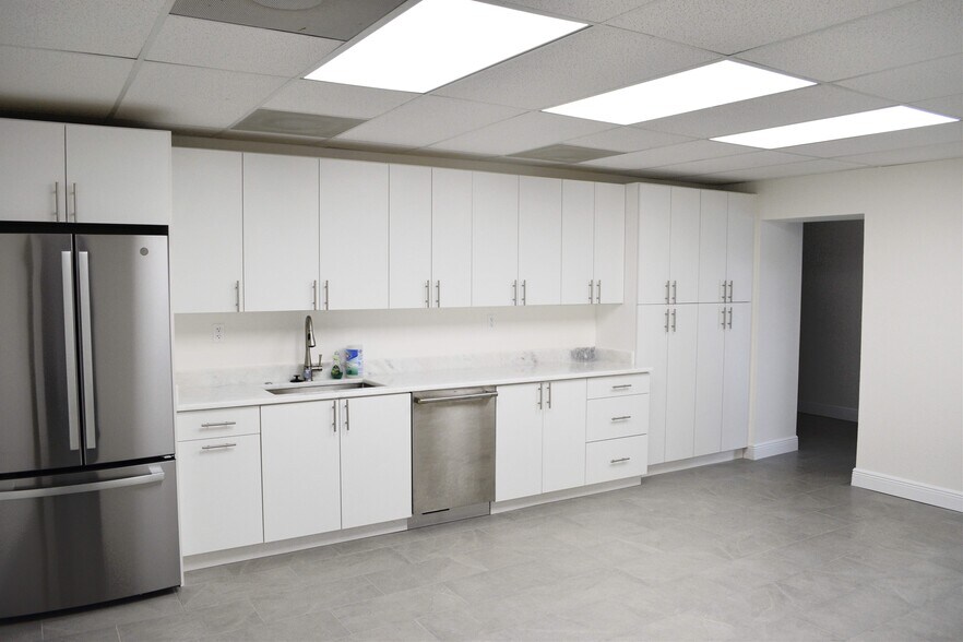 More Photos Of 2810 E Robinson St, Orlando Office For Lease