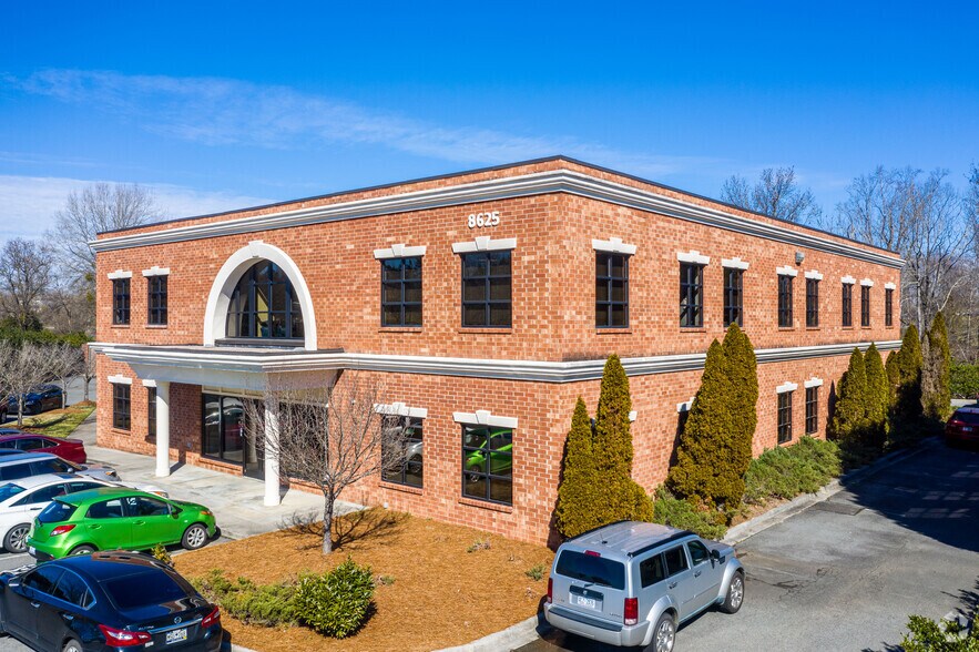 More Photos Of 8625 Crown Crescent Ct, Charlotte Loft Creative Space For Sale
