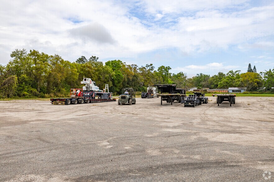 More Photos Of 9516 E Dr Martin Luther King Blvd, Tampa Warehouse For Lease