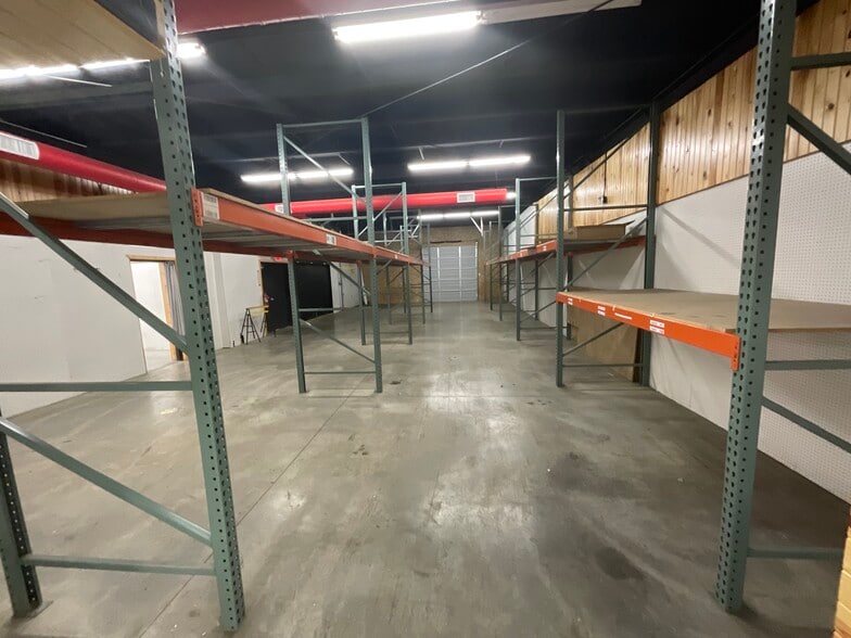More Photos Of 1031 Appleton Rd, Menasha Industrial For Lease