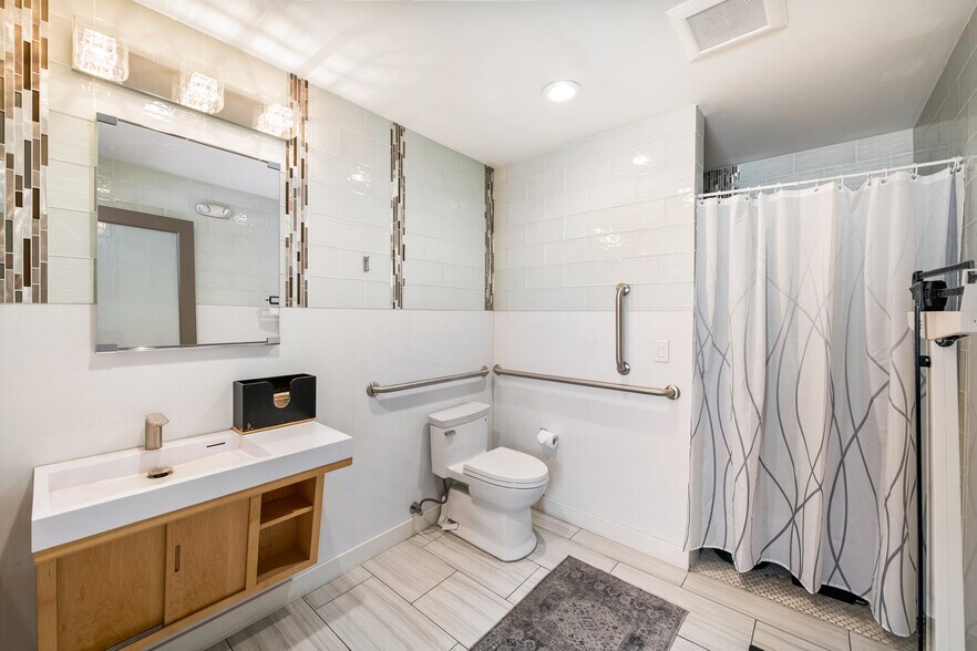 More Photos Of 3378 S 2300 E, Salt Lake City Medical For Sale