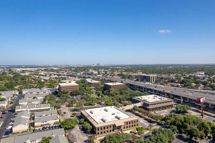 More Photos Of 7715 Chevy Chase Dr, Austin Office For Sale
