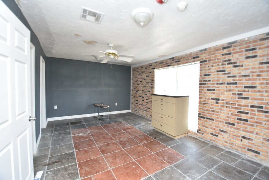 More Photos Of 736 Wilson Rd, Humble Medical For Lease