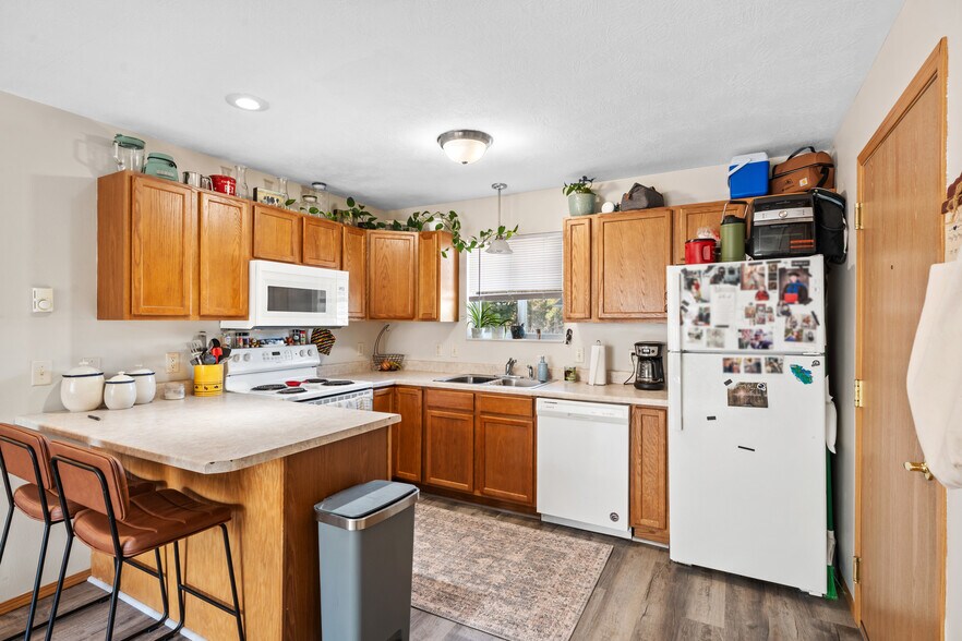 More Photos Of 1026 Cornell St, Vermillion Apartments For Sale