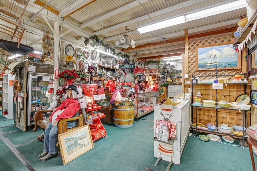 More Photos Of 502 W 6th St, Beaumont Freestanding For Sale