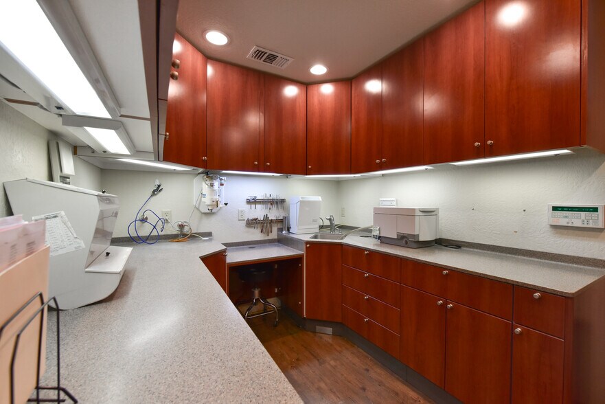 More Photos Of 602 N Gray St, Caldwell Medical For Sale