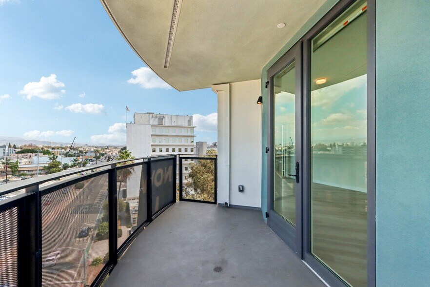 More Photos Of 9900 Venice Blvd, Culver City Apartments For Lease