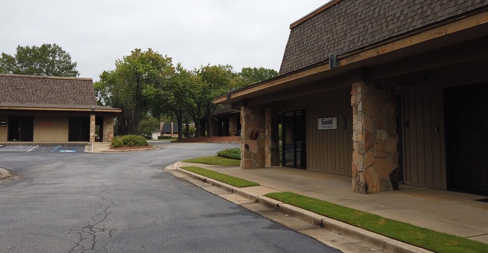 More Photos Of 5820 Veterans Pky, Columbus Medical For Lease