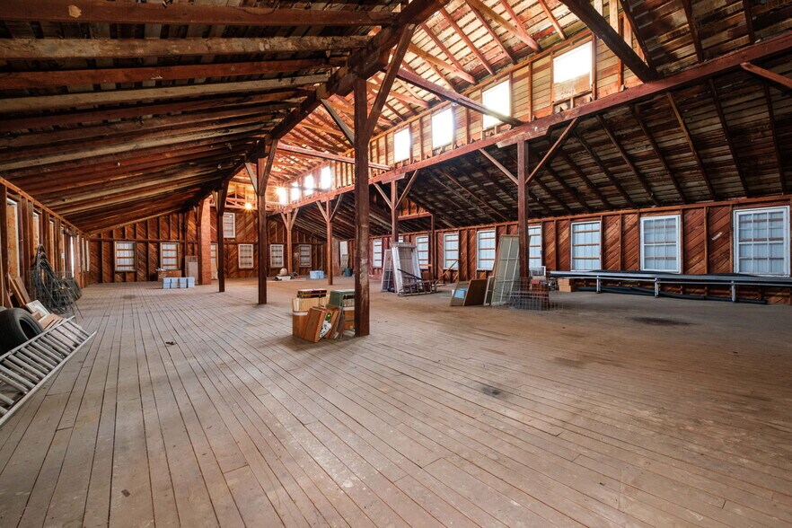 More Photos Of 180 Hollar Circle, Timberville Warehouse For Sale