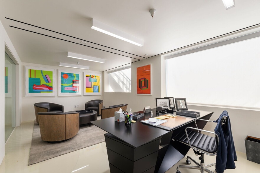 More Photos Of 9952 Santa Monica Blvd, Beverly Hills Office For Lease