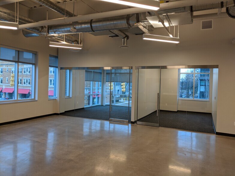 More Photos Of 150 W 2nd St, Royal Oak Office For Lease