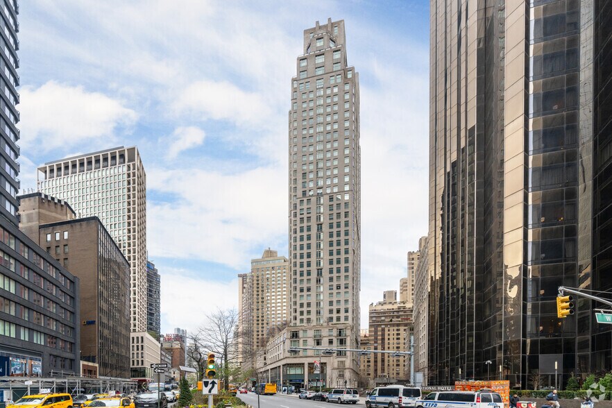 More Photos Of 1870-1880 Broadway, New York General Retail For Lease