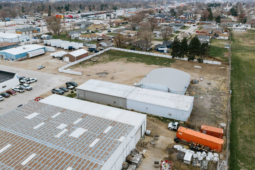 More Photos Of 2565 16th Ave, Columbus Light Manufacturing For Sale