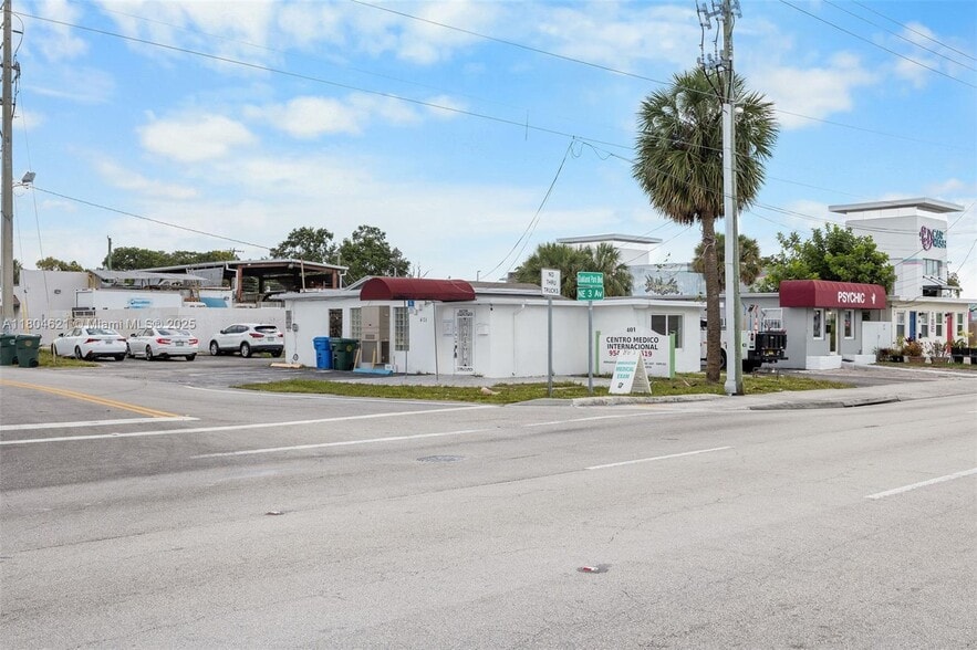 More Photos Of 401 E Oakland Park Blvd, Fort Lauderdale Loft Creative Space For Sale