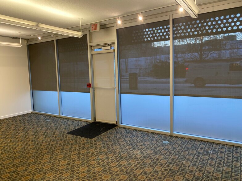 More Photos Of 800 Elgin Rd, Evanston Apartments For Sale