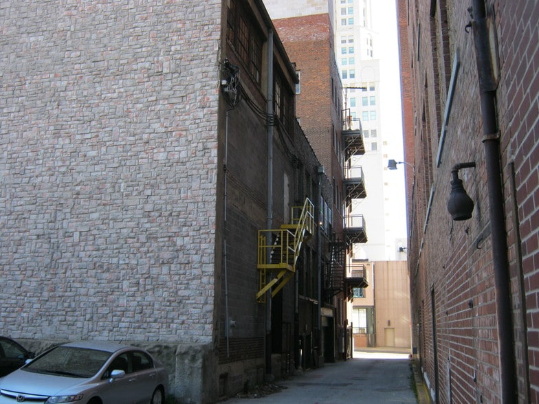 More Photos Of 922 Oak St, Kansas City Office For Sale