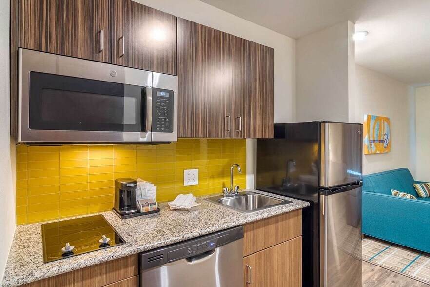 More Photos Of 3 Amlajack Blvd, Newnan Hotel For Sale