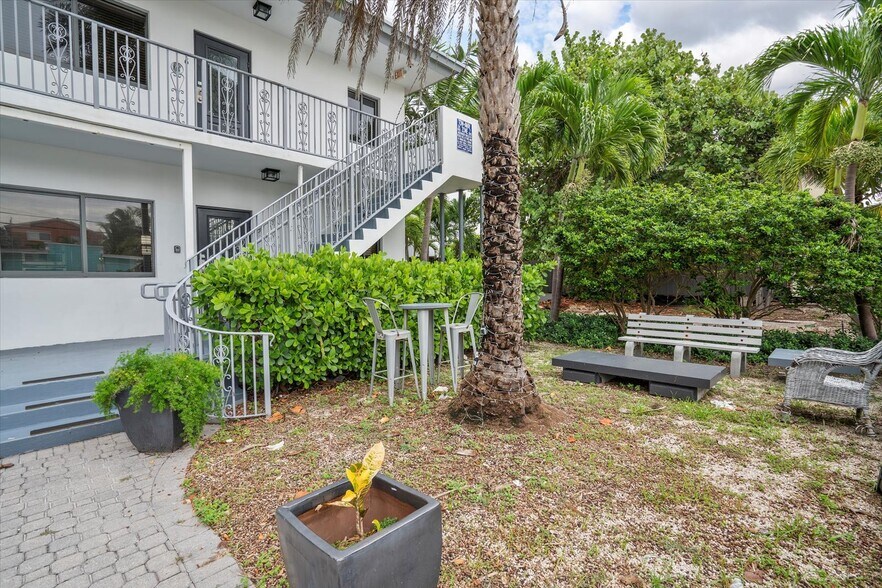 More Photos Of 333 Walnut St, Hollywood Hotel For Sale