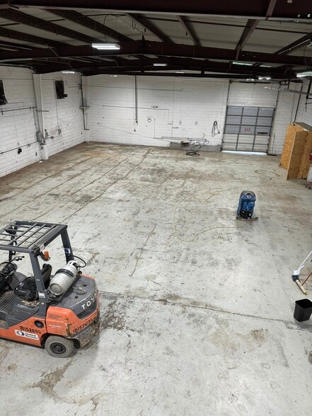 More Photos Of 2511 W Bay St, Savannah Service For Lease