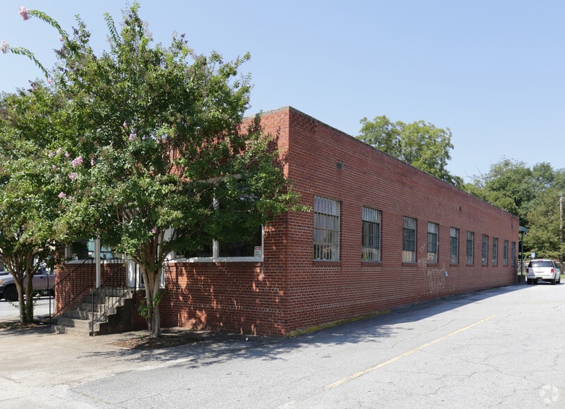 Primary Photo Of 2857 Main St, East Point Office For Lease