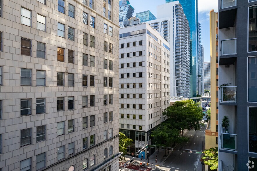 More Photos Of 200 SE 1st St, Miami Office For Sale