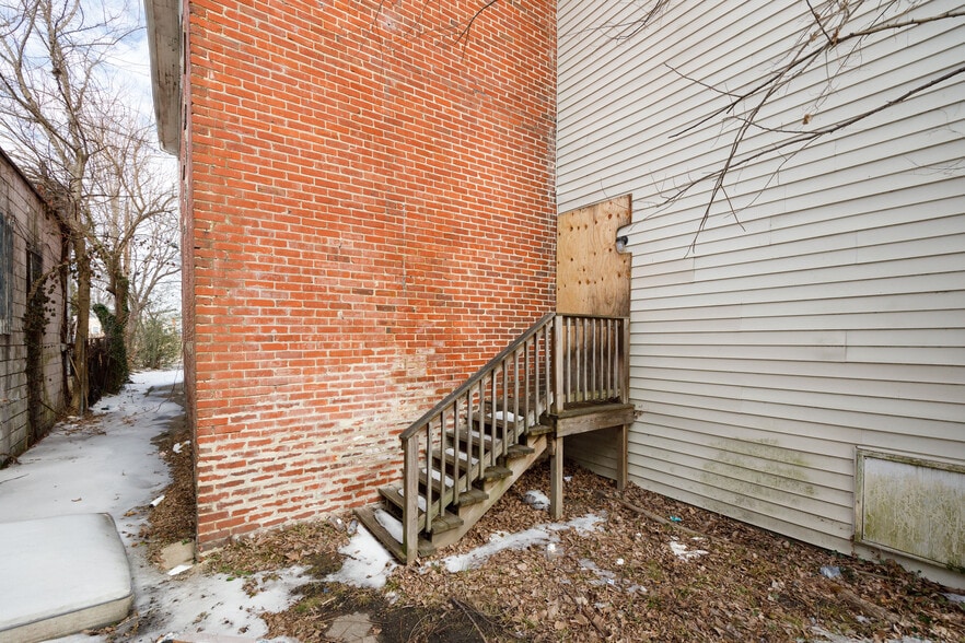 More Photos Of 716 W Washington St, Petersburg Multifamily For Sale
