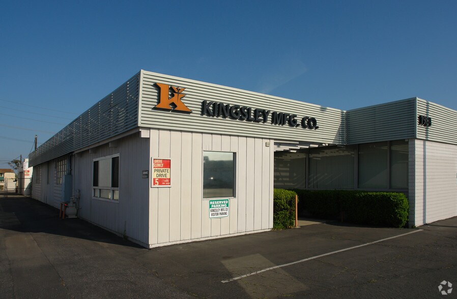 Primary Photo Of 1984 Placentia Ave, Costa Mesa Manufacturing For Sale