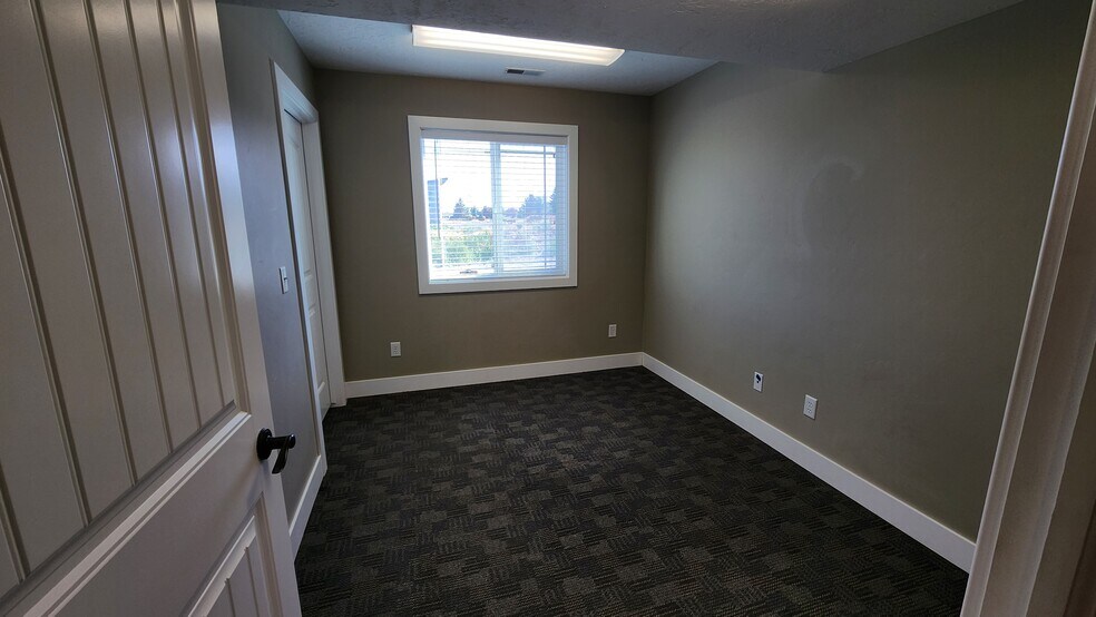 More Photos Of 3946 Professional Way, Idaho Falls Warehouse For Lease