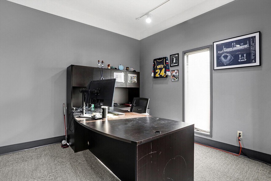 More Photos Of 615 Russell Ave, Indianapolis Medical For Sale